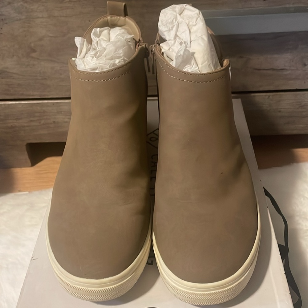 Call It Spring- Dania Sneaker - Picture 2 of 6